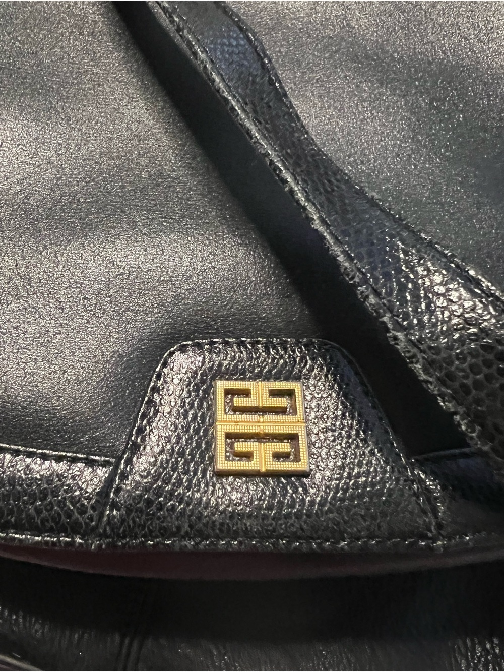 Vintage GIVENCHY Black Leather 4G Logo Flap Shoulder Saddle Bag